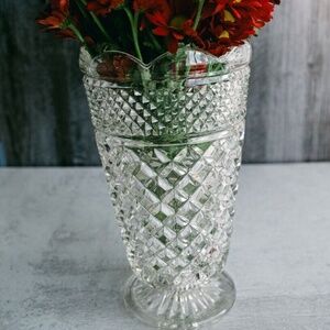 Vintage MCM Wexford footed vase scalloped rim 10' tall